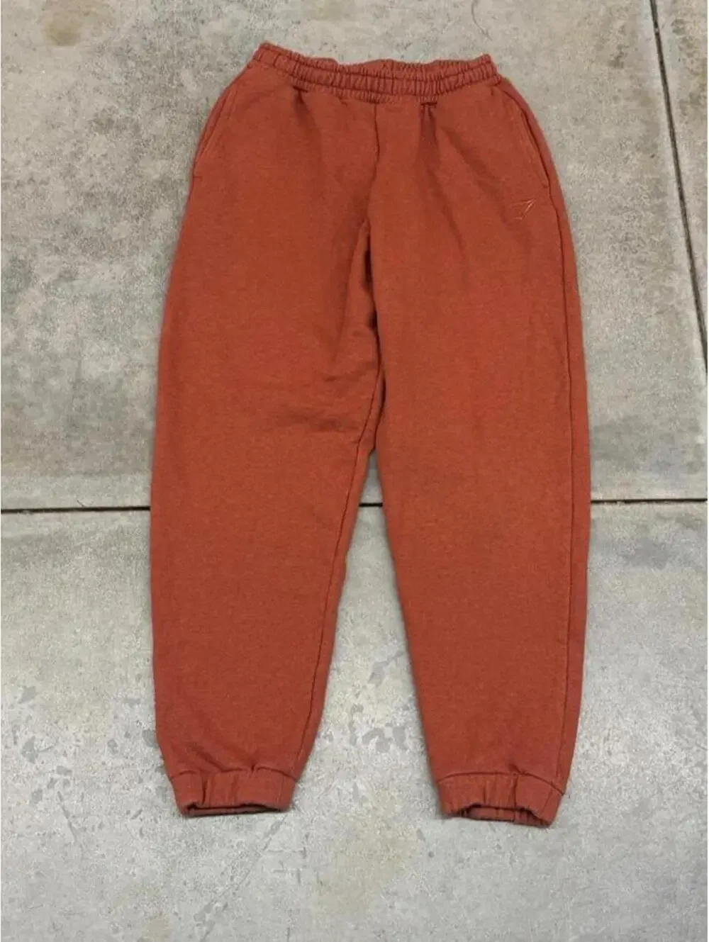 gymshark burnt orange small logo jogger sweatpants size small